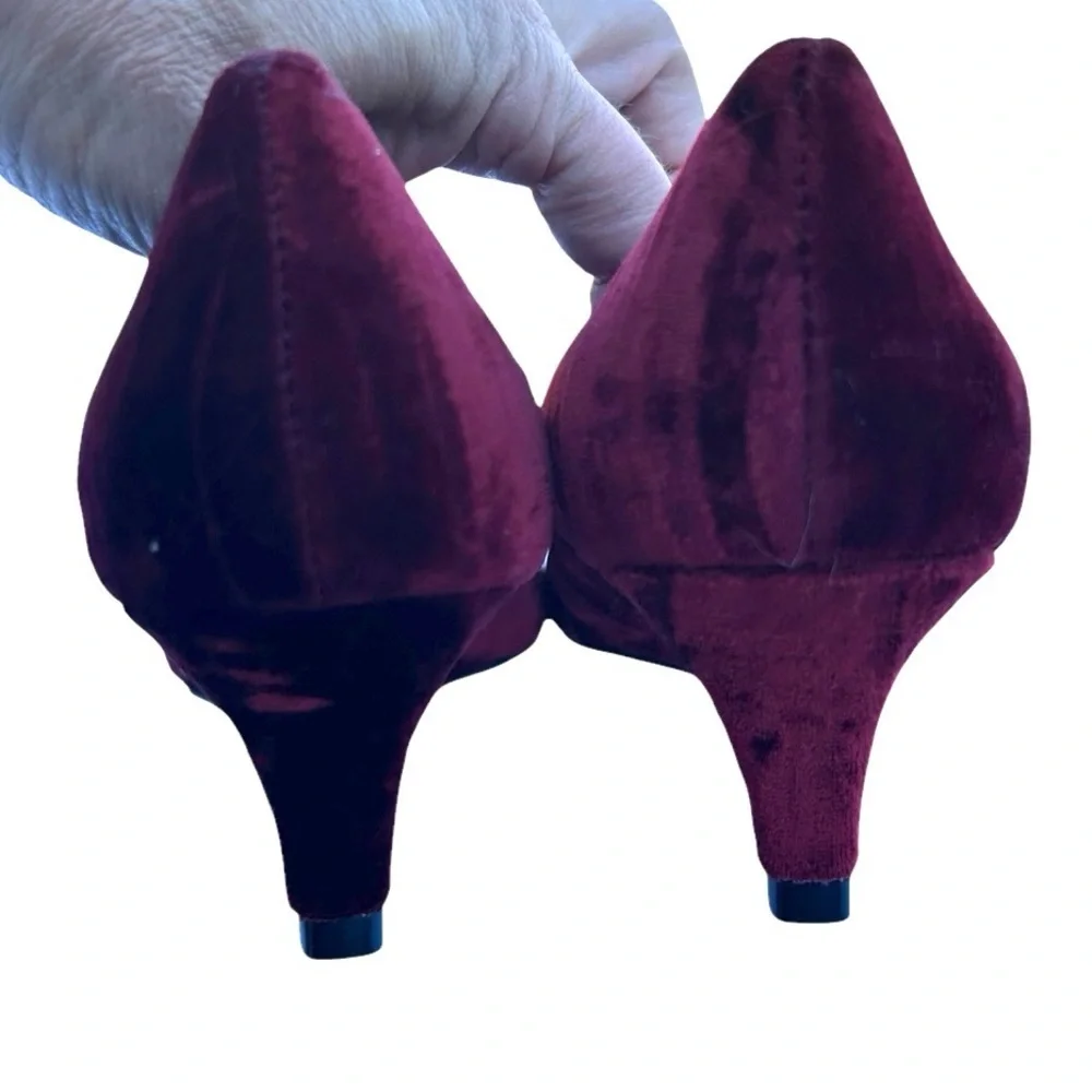 NWOB Elegant Burgundy Velvet Peep Toe Wedge Heels 9.5